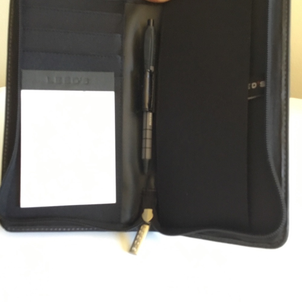 Leeds Leather zip organizer New